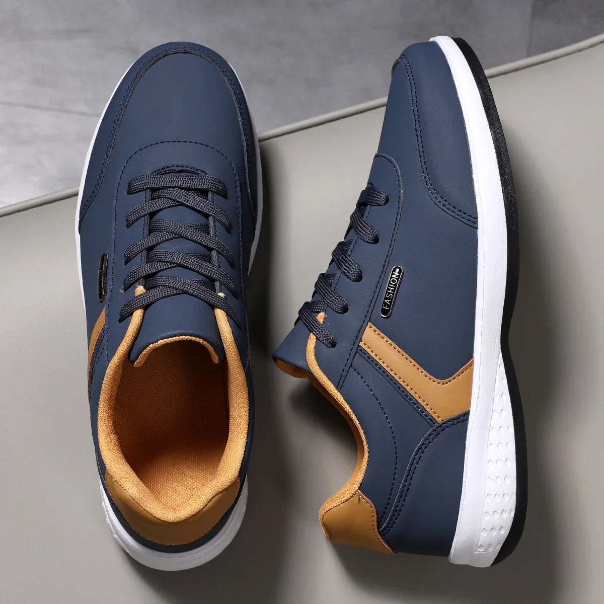 Lightweight Men's Running Sneakers