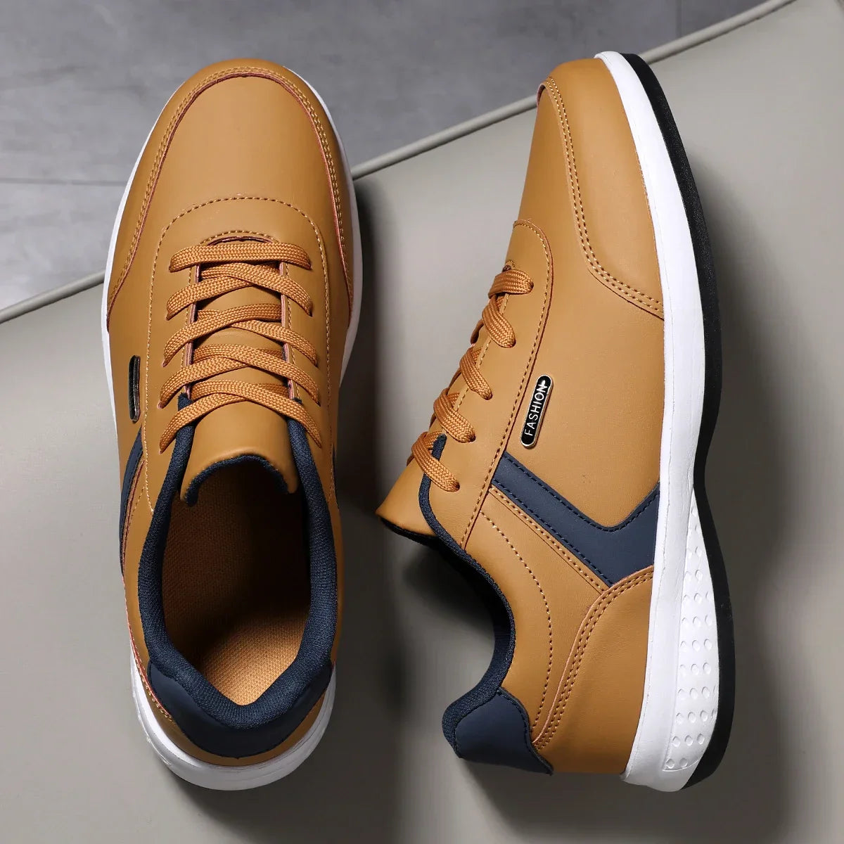 Lightweight Men's Running Sneakers